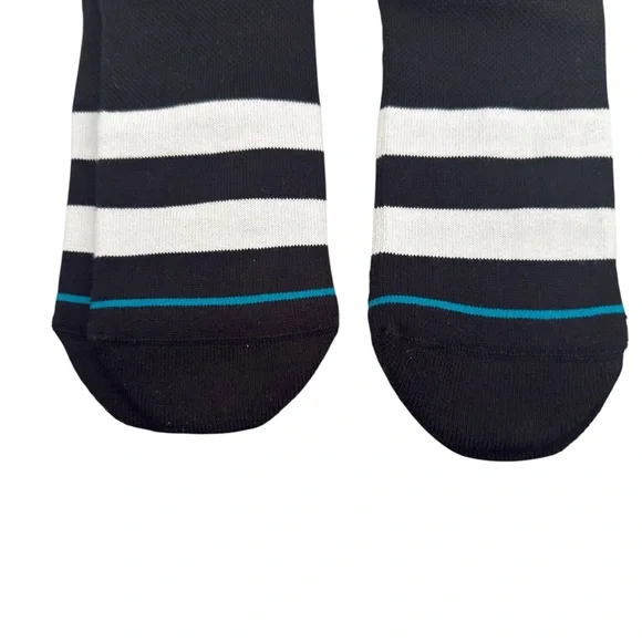NWT Stance Black and White Athletic Crew Socks - Picture 3 of 4